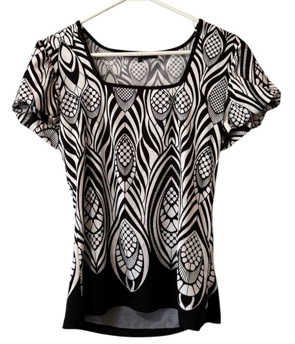 Violet Claire Women Size Small Short Sleeve Square Neck Stretch Blouse Shirt